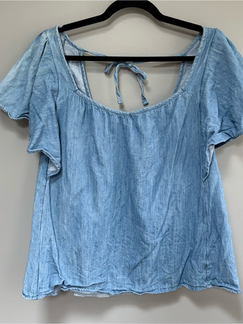 Old Navy Light Blue Women's Denim Scoop Neck Top Tie Back Flowy Sleeves Size M